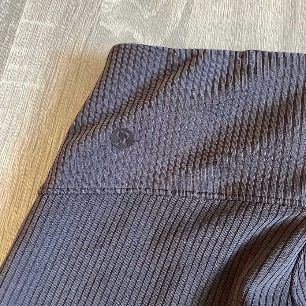 Lululemon Ribbed Softstreme Flared Pant 
Espresso. Size 0 - Picture 6 of 12